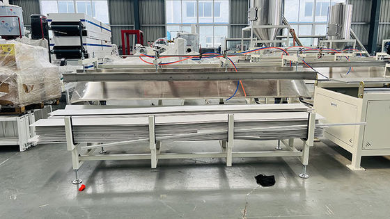 6000 KG Capacity 30kW Power WPC PVC Louver Panel Production Line for 380V 50HZ 3Phase Voltage Customized