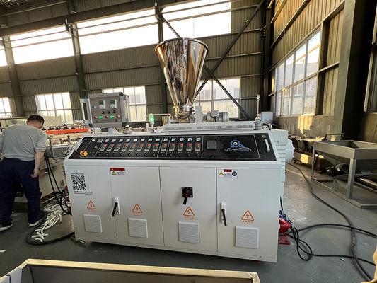 39 Rpm Electric Pipe Extruding Machine For PVC Conduit Pipe Production