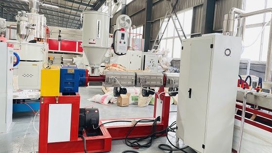 Multi Functional Flexible Single Screw PVC Pipe Hose Extrusion Machinery With 15 KW Power