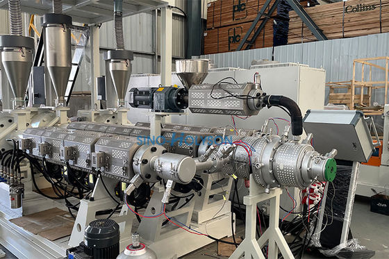 Single Screw Extruder Flexible Plastic Pipe Making Machine